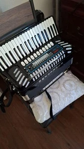 ACCORDION EXCELSIOR FOR SALE EXCELLENT NEW CONDITION - Picture 1 of 3