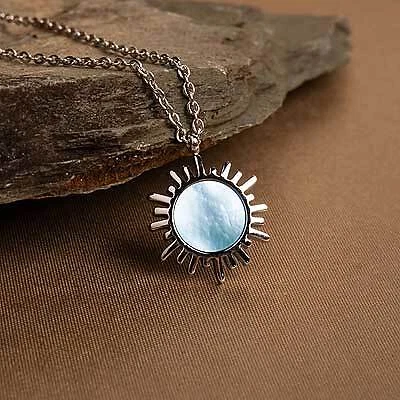 Shade Halskette (Blaues Perlmutt/Rosé) Holzkern Jewelry Shade Halskette mit Sonn - Bild 1 von 1