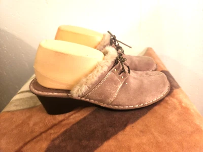 Baretraps Womens sz 9 M Beige Suede Faux Fur Lined Clogs Mules #41 - Image 1 of 4