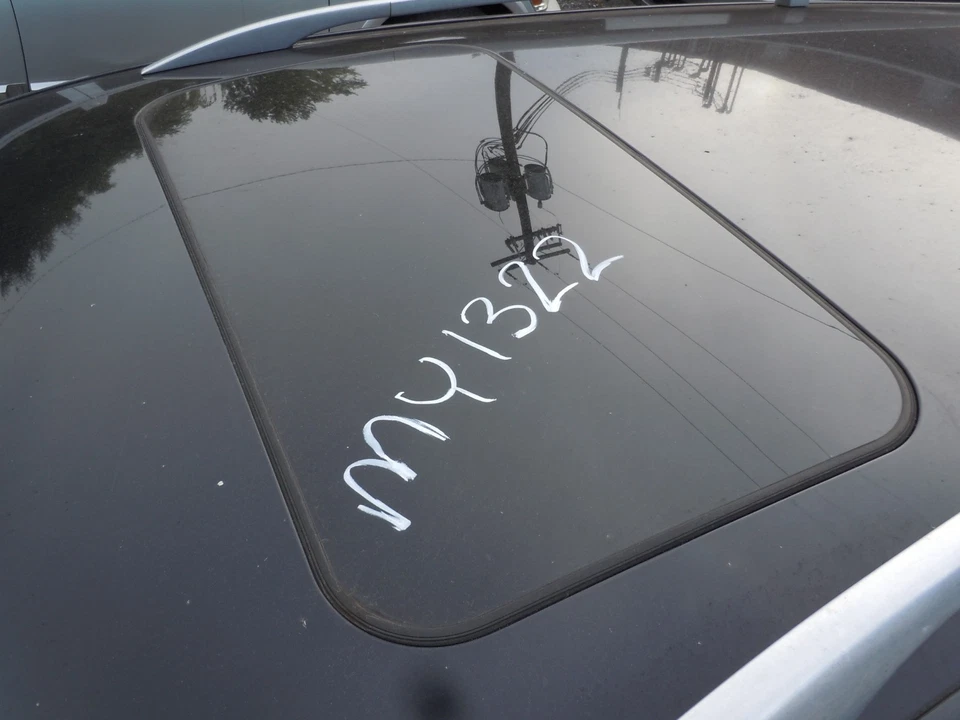 2006-2010 Volkswagen Passat Sun Roof Glass OEM - Image 1 of 1