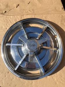 Chevrolet Corvette C2 1963 hubcap wheel trim - Picture 1 of 4