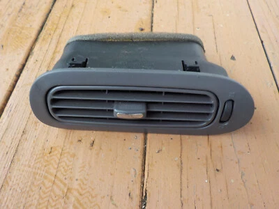 Ford Taurus 2000-2006 lado del pasajero (derecha) tablero derecho ventilación de aire (gris oscuro) Foto 1 de 4