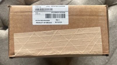 JOHNSON CONTROLS 3 WAY CONTROL VALVE 1/2 " VG1841BG+9A4GGA  (NEW IN BOX) - Image 1 of 2