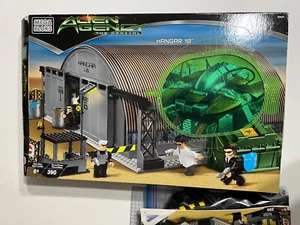 Mega Bloks Alien Agency Hanger 18. Not Complete! - Bild 1 von 4