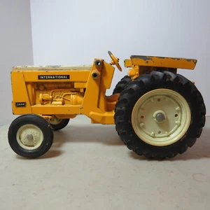 Ertl Internationa 3444 Tractor Industrial 1/16 IH-428-G - Picture 1 of 6