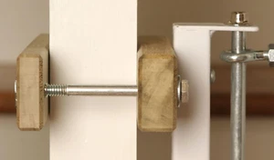 Square Clamp for Pet Gates - Bild 1 von 12