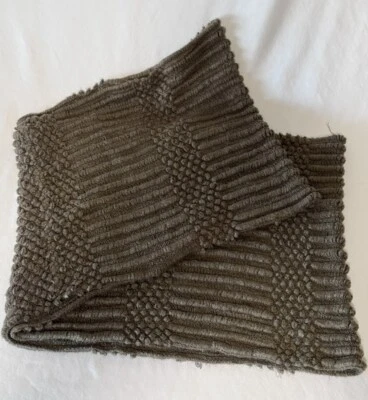 BDG Urban Outfitters Chunky Loose Knit Khaki Green Infinity Scarf Acrylic Soft - Image 1 of 4