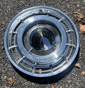 Vintage 1960 Buick Electra Lesabre Invicta 15" Hubcap Wheel Cover USED OEM - Bild 1 von 8