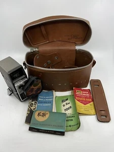 Fotocamera elettrica vintage Bell and Howell 8 mm con custodia - Foto 1 di 9