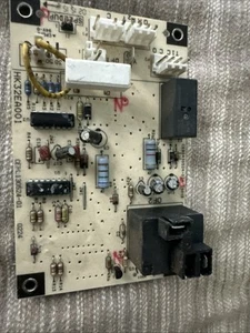 Carrier Defrost Control Board HK32EA001 CEPL130524-01 - Picture 1 of 2