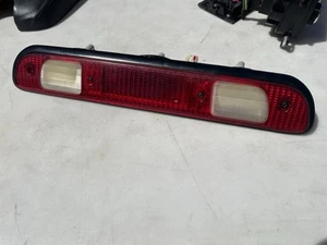 2001 - 2007 Toyota Sequoia 3rd Third Brake Light OEM Top Center Lite - Foto 1 di 10