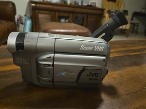 JVC GR-SXM527  SVHS-C Camcorder 400x Zoom - Picture 1 of 7