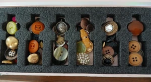 Box of 100 Vintage Buttons Rhinestone Wooden Shell Plastic Metal Some Matches - Picture 1 of 3