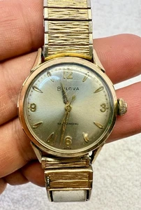 Orologio da polso uomo vintage Bulova a carica automatica oro 10 carati pieno con calendario Speidel - Foto 1 di 9