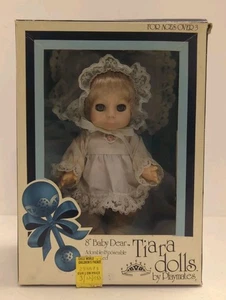 Playmates Diadem Puppen 8 Zoll Baby Dear hellrosa Outfit 1981-NEU IN OVP, wunderschön!!! - Bild 1 von 10