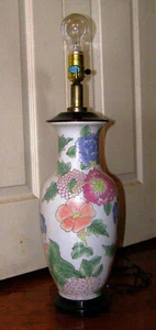 Vintage Authentic Chinese Bulging Pattern Porcelain Table Accent Lamp From Estat - Picture 1 of 12