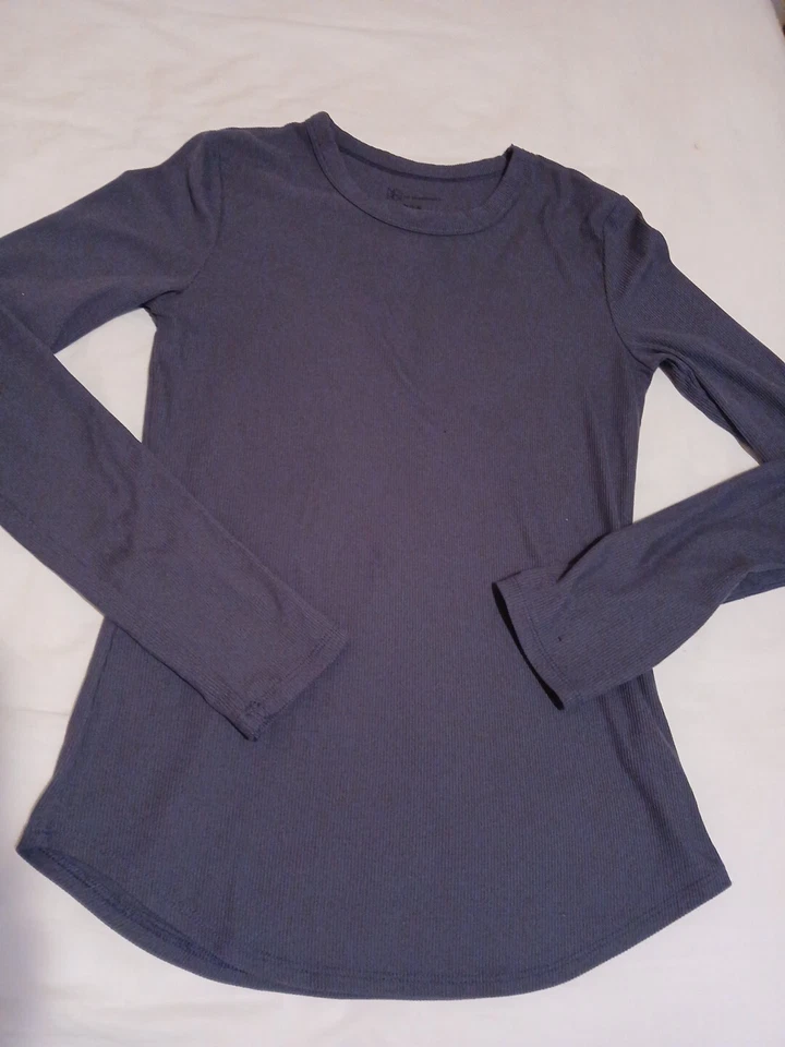 No Boundarie Shirt Womens M Gray Long Sleeve Blouse Worm Soft Christmas Top  - Image 1 of 4