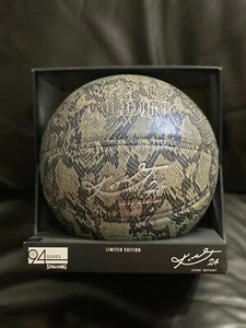 SPALDING x KOBE 94 SERIES PIEL DE SERPIENTE PLATEADA EDICIÓN LIMITADA BALONCESTO NUEVO - Imagen 1 de 4
