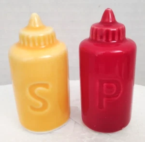 Mustard & Ketchup Picnic MINI Salt And Pepper Set Cracker Barrel NEW - Picture 1 of 3