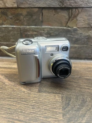 Nikon Digital Camera Coolpix 775 2.1MP - Silver - Tested & Working - Image 1 of 4