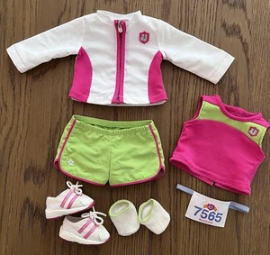 American Girl Puppe 2013 2-in-1 Track Outfit rosa grün Jacke Schuhe Shorts Top - Bild 1 von 1