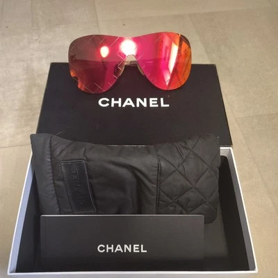 Gafas de sol Chanel. Escudo con lente espejo y tinte rojo/amarillo con estuche!! Foto 1 de 3