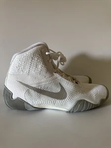 Nike Tawa Para hombres Talla 14 Flyknit Zapatos de Lucha Blanco/Plateado CI2952-100 NUEVO - Imagen 1 de 8