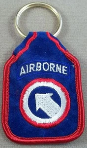 Llavero bordado del primer comando logístico aerotransportado del ejército de los Estados Unidos - Imagen 1 de 1
