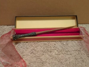 Harry Potter 14" Wand S04 by Warner Bros - Ollivander Collection - Picture 1 of 5
