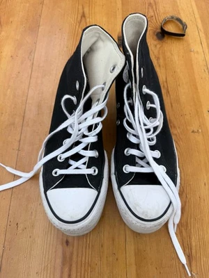 Women Converse Chuck Taylor All Star Lift Platform High Hi Top SZ 7 A4 - Image 1 of 4