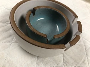 2 Signed Heath pottery nested ashtrays white & teal mcm vintage original - Picture 1 of 13