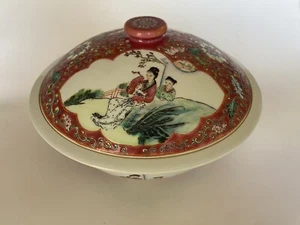 VTG Red FAMILLE ROSE MUN SHOU JINGDEZHEN CHINA LONGEVITY LIDDED SERVING BOWL - Imagen 1 de 8