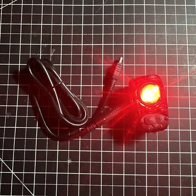Luz trasera Cygolite Hotshot USB funcional perfectamente sin montaje ni clips todo en la foto Foto 1 de 4