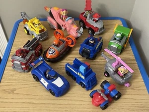 Paw Patrol Lot Of 11 Vehicles And 9 Figurines - Picture 1 of 3