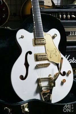 Gretsch G6636TDC-WHT Players Edition Falcon White 2022 Used Electric Guitar - Image 1 of 4