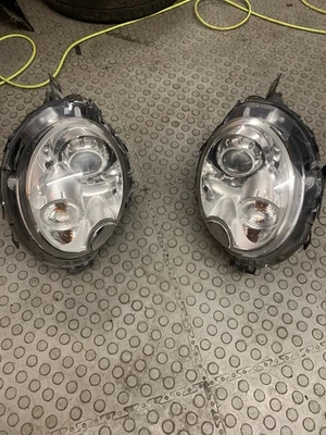 MINI COOPER S R56 Hatchback (XENON & WASHERS) Headlights Matching Pair - Image 1 of 4