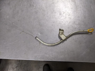 Varilla de medición de aceite de motor con tubo para 06-15 Lexus IS250 2.5 153010P040 RWD Foto 1 de 4