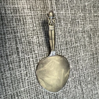 Servidor pequeño cuatro de plata esterlina Bellon de Georg Jensen con marca GI/GJ 4 3/4" Foto 1 de 3
