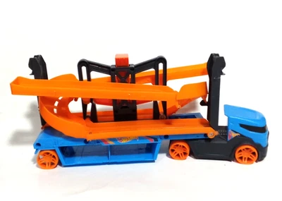 Hot Wheels Semi Lift and Launch Track Mattel - Image 1 of 4
