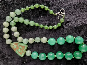 ANTIQUE GENUINE Jade BEADS HAND KNOTTED Necklace & PEKING GLASS LADY DISK - Picture 1 of 9