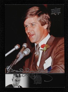 2017-18 Ultimate Collection Ultimate Legends HOF Bobby Orr #LHOF-BO Auto HOF