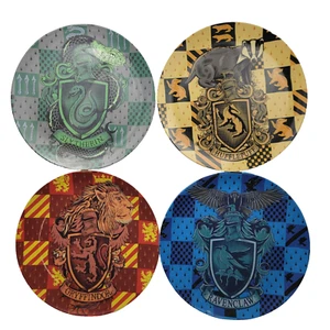 Set 4 piatti crest casa Harry Potter Grifondoro Corvonero Serpeverde Tassorosso - Foto 1 di 9