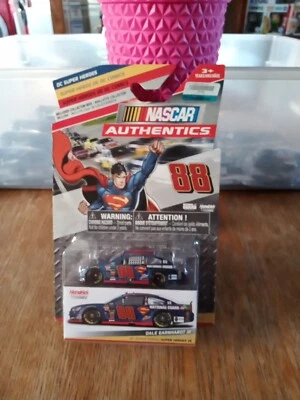 NASCAR Authentics 2015 Dale Earnhardt Jr Superman esquema de pintura escala 1:64 Foto 1 de 4