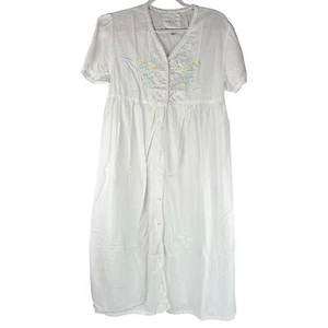 Erika Taylor country cottons Women's medium White Floral embroidered Nightgown - Picture 1 of 9