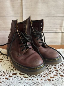 Botas de cuero rojo cereza Doc Dr Martens de colección hechas en Inglaterra 5 para hombre/6 mujeres 8 ojos - Imagen 1 de 10
