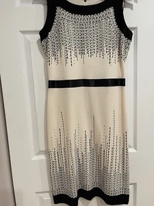 St. John Strick Pailletten elfenbein mit schwarzer Paillette Größe 6 - Bild 1 von 9