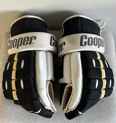 Vintage Cooper AS50 Men’s Hockey Senior Gloves Black, White, Yellow /w Laces - Image 1 of 4