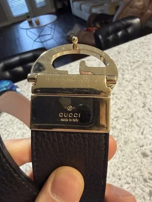Authentic Gucci Women’s Black Leather Belt with Gold GG Buckle – Made in Italy - Image 1 of 4