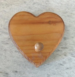 Espositore da parete picchetto rovere vintage cuore arte decorazione cottage nucleo anni 90 retrò casa gancio - Foto 1 di 13