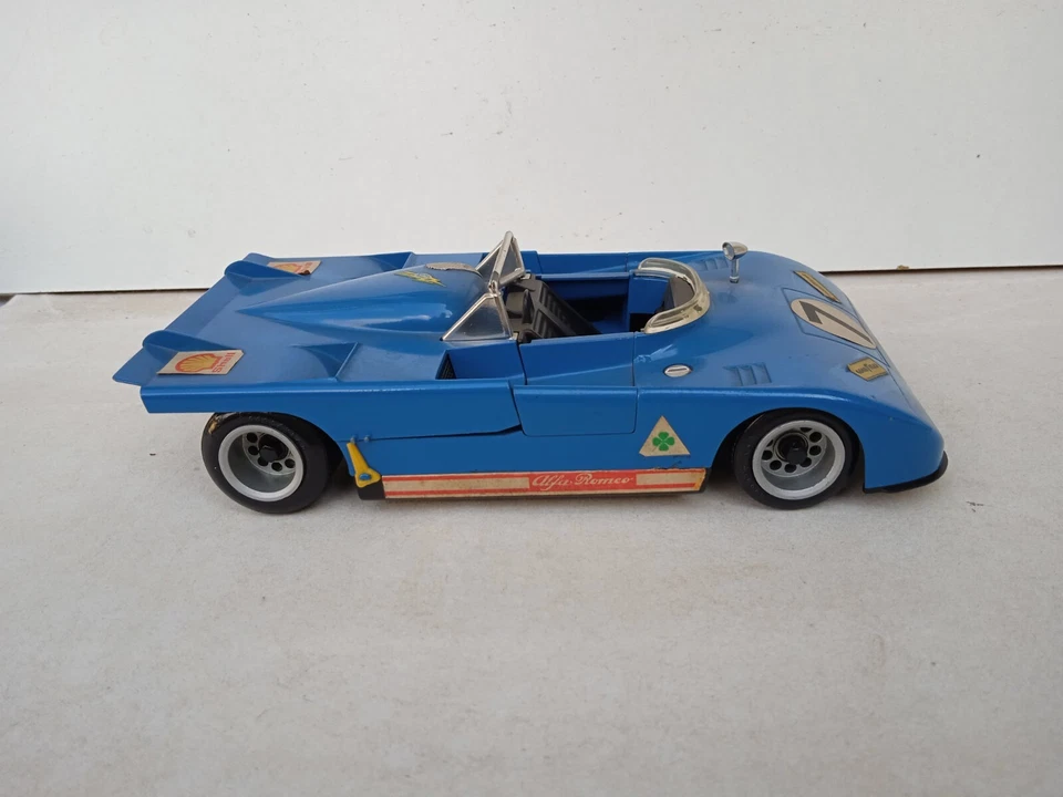MODELLINO AUTO EDISON GIOCATTOLI - SHOCKING LINE ALFA ROMEO 33.3TT SCALA 1:20 - Immagine 1 di 4